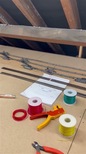 Video 043 - The first track pieces are laid! #pecotv #trackwork #trix #modelrailway