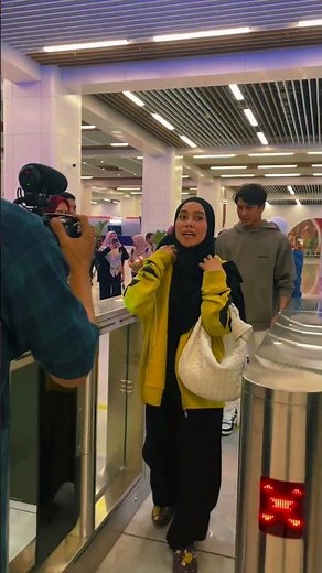 LESLAR FAMILY NAIK KERETA CEPAT! #leslarentertainment #lestikejora #rizkybillar #abangl