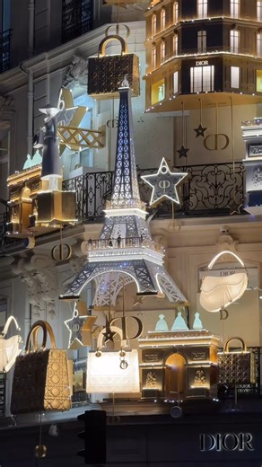 35K views · 1.1K reactions | Dreaming of Christmas in Paris  Only 18 more days until Christmas! (: carmenvasiuu) #paris #christmassongs #christmastime | Christmas Songs | Facebook