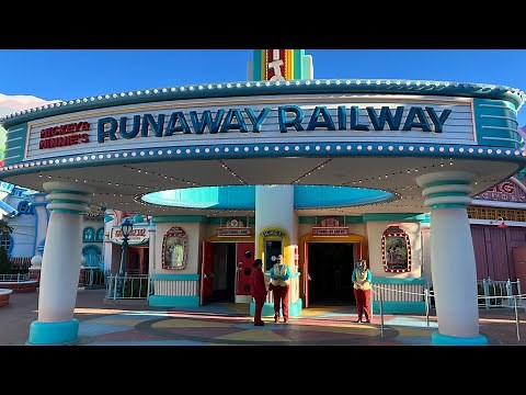 Mickey & Minnie's Runaway Railway Full Queue Experience & Ride at Disneyland - Mickey's Toontown 4K
