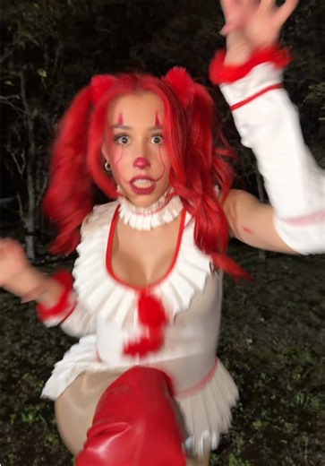Heard ur scared of clowns 🎈🤡 #halloween #pennywise #costume | Pennywise Costume