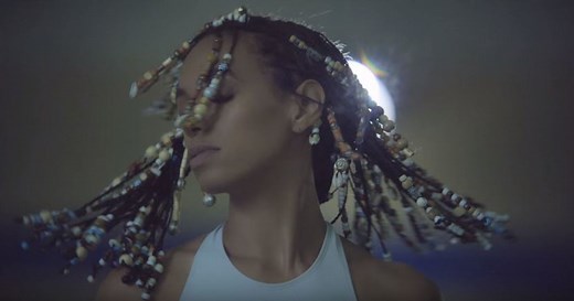 Solange’s 'Don’t Touch My Hair' Is An Anthem Reclaiming Black Autonomy