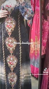 17 reactions | la boutique se trouve à mostaganem centre ville en face jama3 badre les arcade ❤️ une magnifique robe le modèle est unique voici porter  | CASA Boutique | Facebook