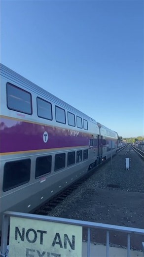 1036 NYC Heritage Unit approaches Braintree #mbta #train #trains #railfanning
