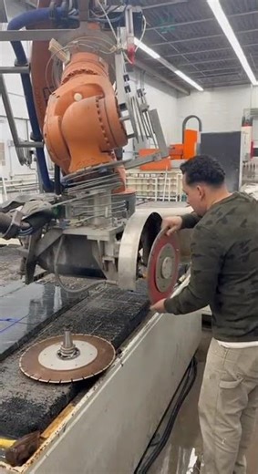 EDAB RoboSaw+Jet ISO-40 Tool Change