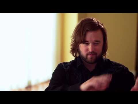Entourage: Haley Joel Osment "Travis McCredle" Behind the Scenes Movie Interview | ScreenSlam