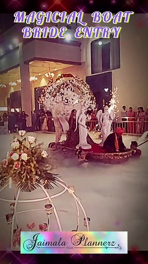 💗 Wow!! Bride Entry in Magical Boat 🚢 ✨ 😍 Its like a dream 🧝‍♀️ Bride Entry in Apsara Palki Contact us today and let's create unforgettable memories together! 🎯🤹‍♀️ 𝑪𝒐𝒏𝒕𝒂𝒄𝒕: 📲 9891064114 𝑬𝒎𝒂𝒊𝒍: 𝒋𝒂𝒊𝒎𝒂𝒍𝒂𝒑𝒍𝒂𝒏𝒏𝒆𝒓𝒛@𝒈𝒎𝒂𝒊𝒍.𝒄𝒐𝒎 𝒘𝒘𝒘.𝒋𝒂𝒊𝒎𝒂𝒍𝒂𝒑𝒍𝒂𝒏𝒏𝒆𝒓𝒛.𝒄𝒐𝒎 #royalentry #jaimalaplannerz #weddingentry #jaimalatheme #Weddingtheme #marathawedding #royalmaratha #marathas #marathaempire #ViralReel #indianbride #weddingblog #weddingblogger #delhiblogger 