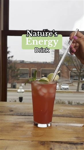 Introducing Nature's Energy Drink that we have on repeat as season! DYK: Yerba Mate is a herbal tea with several plant compounds such as: 🫖 Caffeine: Gives the drink its stimulating effect, about the same amount found in a cup of coffee 🫖 Polyphenols, such as flavonoids, which function as antioxidants 🫖 Minerals, such as Potassium, Calcium, and Magnesium, as well as trace minerals like Manganese and Iron! This drink is the perfect blend of sweet and herbal flavors that brings energy and nutri