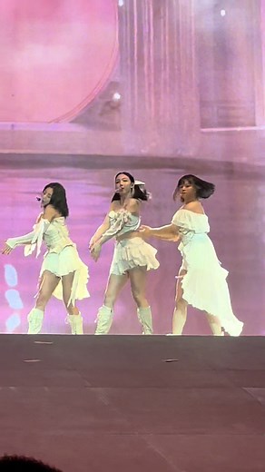 Twice Feel Special Performance at 2023 SoFi Stadium Concert