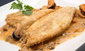 Filetes de rodaballo con salsa de mejillones