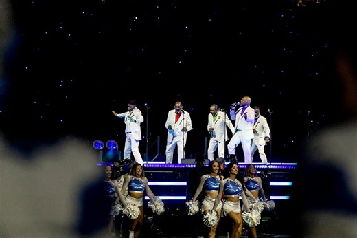 Ain’t too proud to beg: The Temptations wow with Motown classics, iconic moves to NFL halftime show