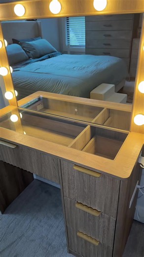 New Vanity Tour: Cute Matching Vanity and Bedroom Setup