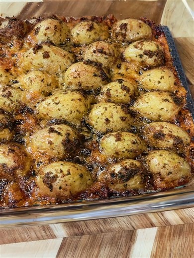 Reposting My Most Viral Recipe Ever… These Potatoes Broke the Internet – Garlic Parmesan Crusted Perfection! INGREDIENTS: - 1LB MINI YUKON GOLD POTATOES, HALVED - 2 TBSP OLIVE OIL - 1 TBSP DRIED PARSLEY - 1 TBSP GARLIC POWDER - 1/2 TSP SALT - 1/2 TSP PEPPER - 1/4 CUP UNSALTED BUTTER, MELTED - 1 1/2 CUPS FRESHLY GRATED PARMESAN CHEESE INSTRUCTIONS: 1. PREHEAT OVEN TO 450 F 2. WASH POTATOES AND CUT IN HALF 3. TAKE A SHARP KNIFE & SCORE THEM 4. TRANSFER POTATOES TO A LARGE BOWL 5. TOSS POTATOES WIT