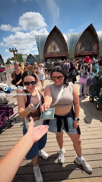 Tomorrowland Festival: Uniting People at DreamVille