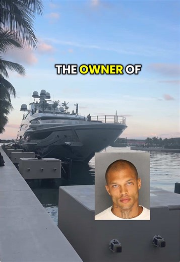 Prada boots on the ground journalism !!! #miami #yacht #boat #fyp #travel