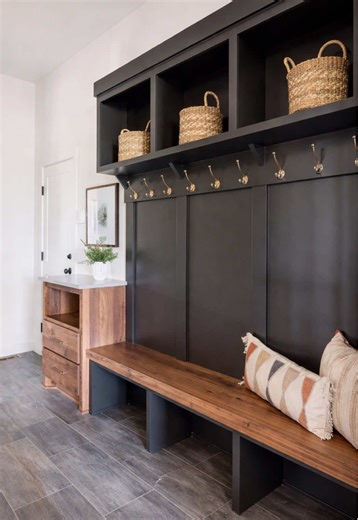 Built-in mudrooms are one of those features you don’t know you need… until you have one! 😄 Would you add this to your home? #mudroom #builtin #practical #feature #mn