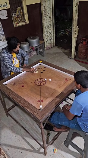 carrom king #tiktokcarrom #tiktok #viralvideo #foryoupage #foryou #for #viral #indiacaaromking #carromking #carrom