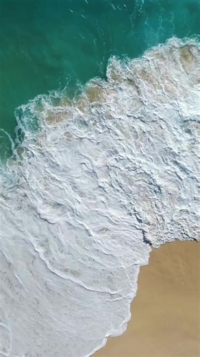 We're diving into something NEW this summer. 🌊 Stay tuned... #MerleNorman #SummerBeauty #SummertimeGlow