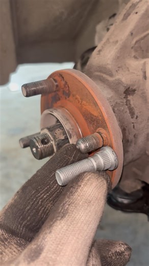 wheel stud installation trick 🛠️🚗