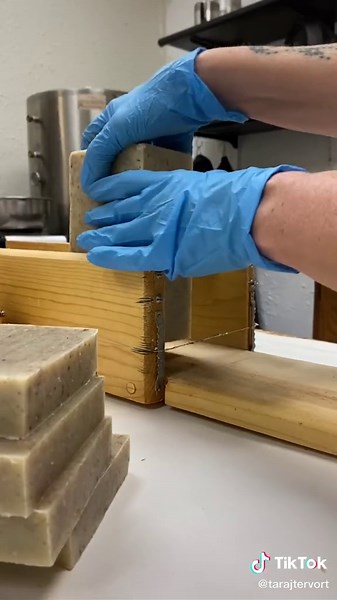 We make the best patchouli blends! #soapcutting #soapmold #soap #asmr #fyp #smallbusiness #relaxing #calming #wire