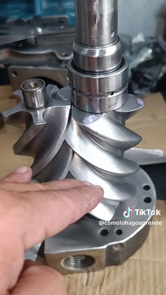 Calibración de Tornillos Compresor de Aire - Ajuste de Holgura