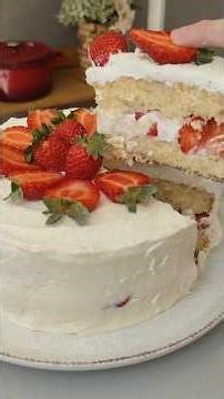 Nestlé Milk Mousse Cake with Strawberries 🎂🍓🫶 Perfect for any celebration, it's delicious!