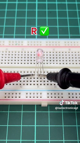¿Cómo conectar un LED RGB en protoboard?