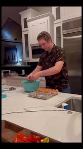 They made me a cake and surprised me with it when I got home from the airport. And @lin.reynolds.unicorn and @vannoylou made me homemade chicken and dumplings! One of my favorite birthdays ever, spent with my favorite people. And cake. 😍 | Colleen Hoover