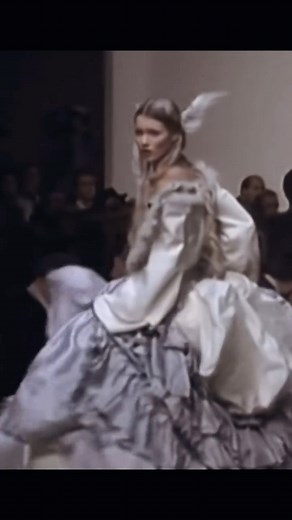 the mugler diaries on Instagram: "Inspired by the story of Russian Princess Lucretia, “One snowy evening, she departs, sprinting through the forest in her hooped cage crinoline, her diamonds hidden in her bustier. Howling wolves are chasing her and yards of silk and taffeta that trail behind her are no match for the prickly terrain” Kate Moss for John Galliano Spring 1994 @katemossagency @jgalliano #johngalliano #johngallianospring1994 #katemoss #youngkatemoss #katemosswalk #runway #runwayedit #