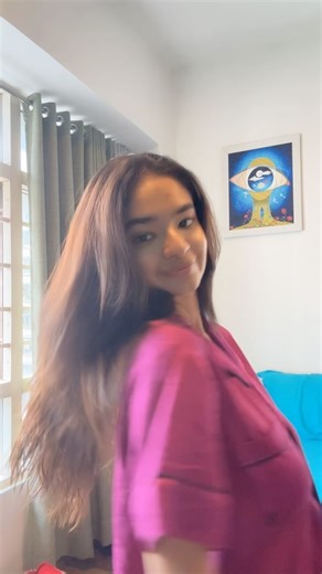 Anushka Sen on Instagram: "A 2 hour routine in a few seconds 👀🤪 Hair care takes so long but totally worth it 💯 . Love you guysss Dance reel next?"