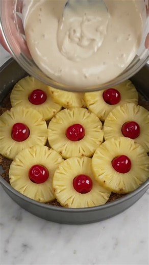 Making pineapple upside down cake #recipe #chefsnextdoor #easyrecipe #gardendelight #food #cooking