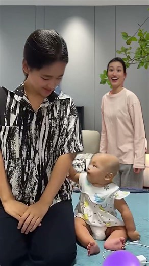 엄마와 아기가 함께 춤을 춰요~/Mommy and baby are dancing together~🥰😍