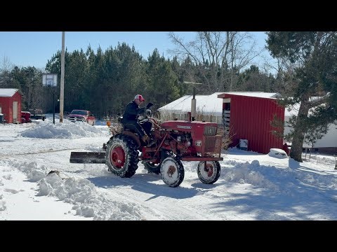 Plowing Snow With My Farmall 140!
