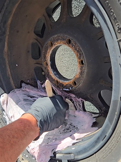 Dura Coating Technology​ Wheely Clean Concentrate - Professional Wheel Cleaner is made to remove the nasty brake dust and oxidation from chrome or aluminum surfaces ✨ Wheely Clean is NOT a degreaser, we are not removing grease or dirt 🚫 Wheely clean is not Purple Power, Dawn dish soap, Simple Green or any other degreaser amateurs use to clean wheels when in fact degreaser do a poor job cleaning wheels as they do NOT react and remove embedded brake dust! 🚫 Don’t forget to protect them with our 