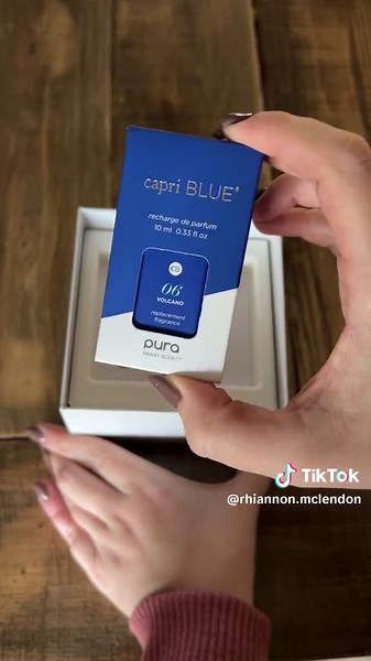 This is a game changer on keeping my house smelling good! Be sure to check out @Pura this black friday for 30% off their website! #purasmartdiffuser #homehacks #cleanhouse #cleangirlaesthetics #sponsored