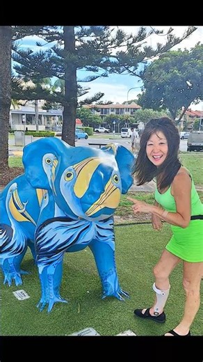 Surfers Paradise vs Brisbane - Which ONE Wins? #australia #travelcomparison #shorts