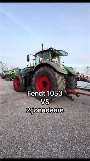 ONE FENDT VS TWO JOHN DEERE 💪 #tractor #farming #farmmachinery #fendt #johndeere