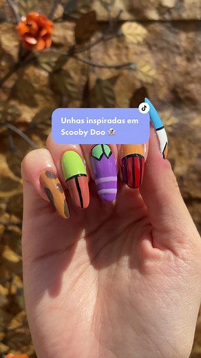 Unhas Inspiradas em Scooby Doo: Tutorial Charmoso