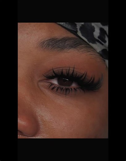 Enjoying Individual and Cluster Lashes: A Fun Take