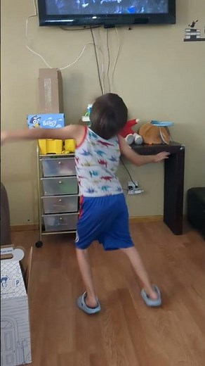 I Like to move it - Madagascar song #kidsmusic #dancing