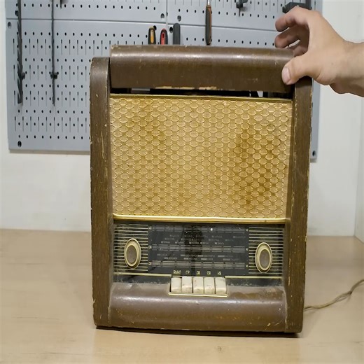 RESTORATION of a very OLD radiogram from 1959. AMAZING Restoration | Lorene Leonard
