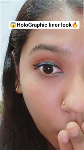 ✨ Simple HoloGraphic Liner Look 😱🔥 || #ytshorts #shorts #tutorial #eyelook #eyelinerlook #eyemakeup