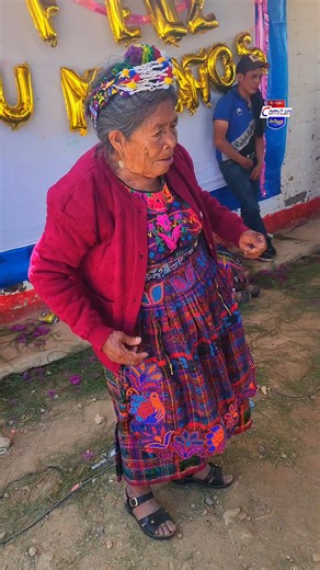 903K views · 8.9K reactions | ABUELA DE 78 AÑOS, LO DISFRUTÓ BAILANDO LA MÚSICA #EnLaFeriaDeLaCruz EN GRAN CONCIERTO DE LA MARIMBA ORQUESTA MI BELLA DEL OCCIDENTE, EN EL SECTOR CENTRO 2 ALDEA SAN ISIDRO. COMITANCILLO. | Noticias Comitan En Directo | Facebook