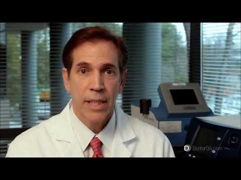 What are the symptoms of venous reflux?