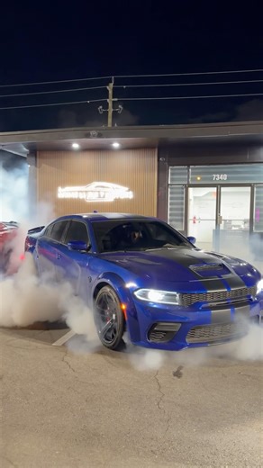 Dodge Charger Hellcat Widebody quick Line lock Burnout #hellcat #burnout #charger #cars #dodge