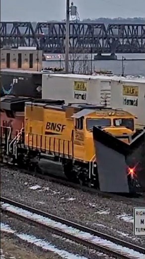 BNSF 95280 DPU on BNSF z train on the ft Madison Railcam!!!