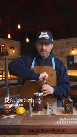 The Gold Rush: A Bourbon Cocktail With Pure Elegance