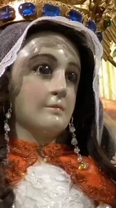 Nuestra buena Madre, la Virgen del Cisne, ha iniciado su sagrado peregrinar desde San Pedro de la Bendita. Y El Cisne ya se prepara, con el corazón encendido de amor y fe, para recibir a nuestra chulonita querida. Bienvenida, Virgen del Cisne, a tu santuario. 🌿💙 #VirgenDelCisne #Chulonita #Peregrinación #ElCisne #FeMariana #SantuarioDelCisne #BienvenidaMadre #CaminoDeFe | Santuario Nacional de El Cisne