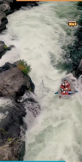 Teamwork meets the splash zone! 💦😅 | Heloise Hut