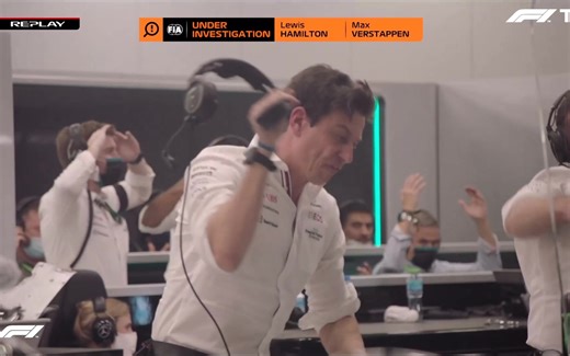 2021 F1沙特大奖赛 TOTO摔耳机